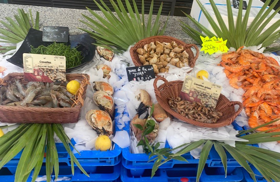 Fresh fish and seafood for Mediterranean diet loved by French women
